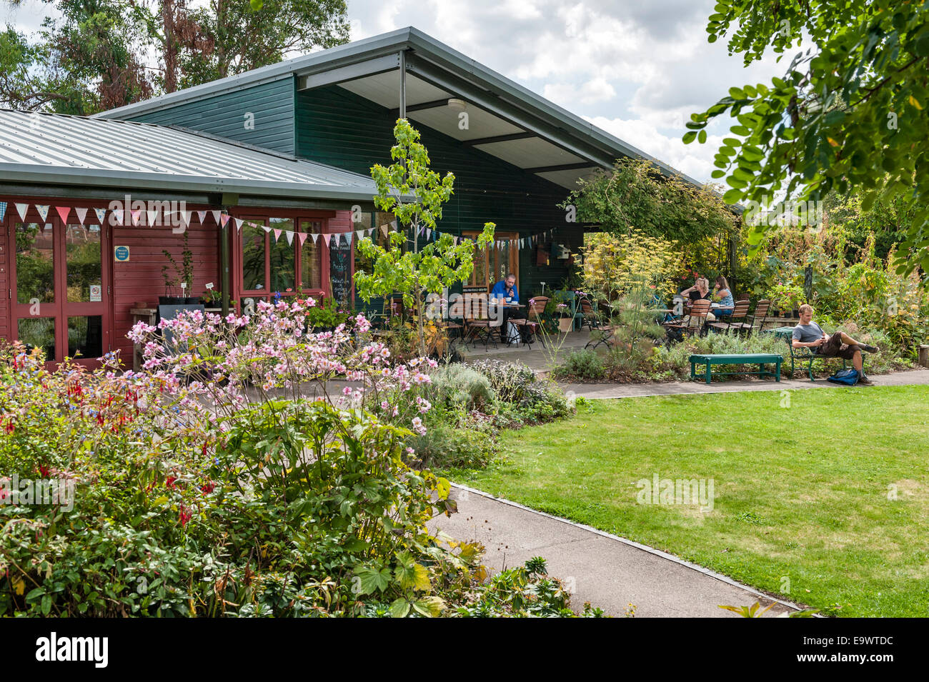 Ripristinare, Oxford, Regno Unito - una carità fornire posti di lavoro e di formazione per la gente con le questioni relative alla salute mentale. Il Garden Cafe Foto Stock
