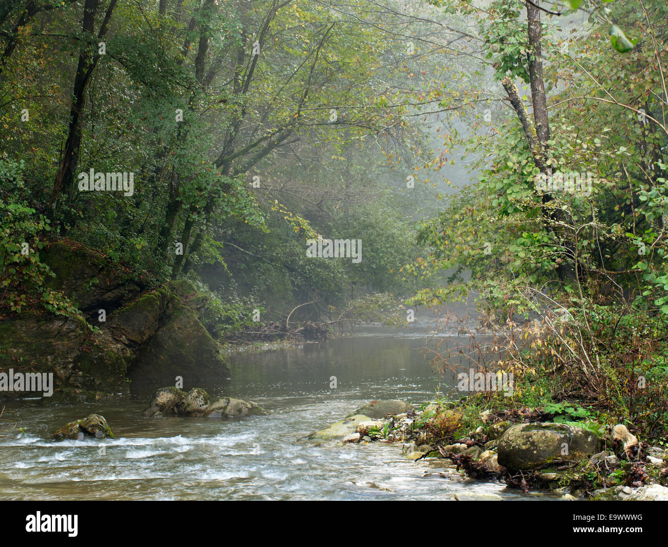 Bella dopo la pioggia. Lunigiana (Italia) paesaggio autunnale. Foto Stock