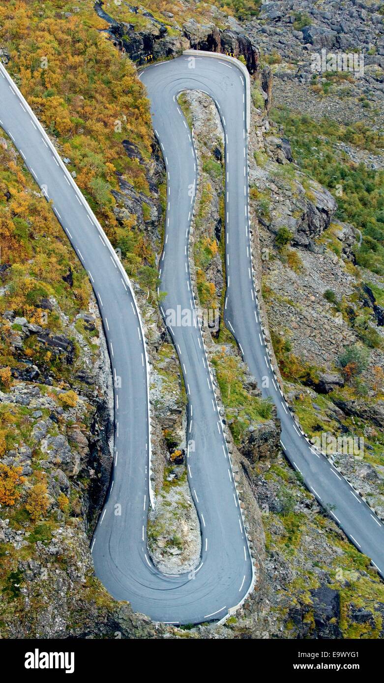 Twisted road in Norvegia Foto Stock