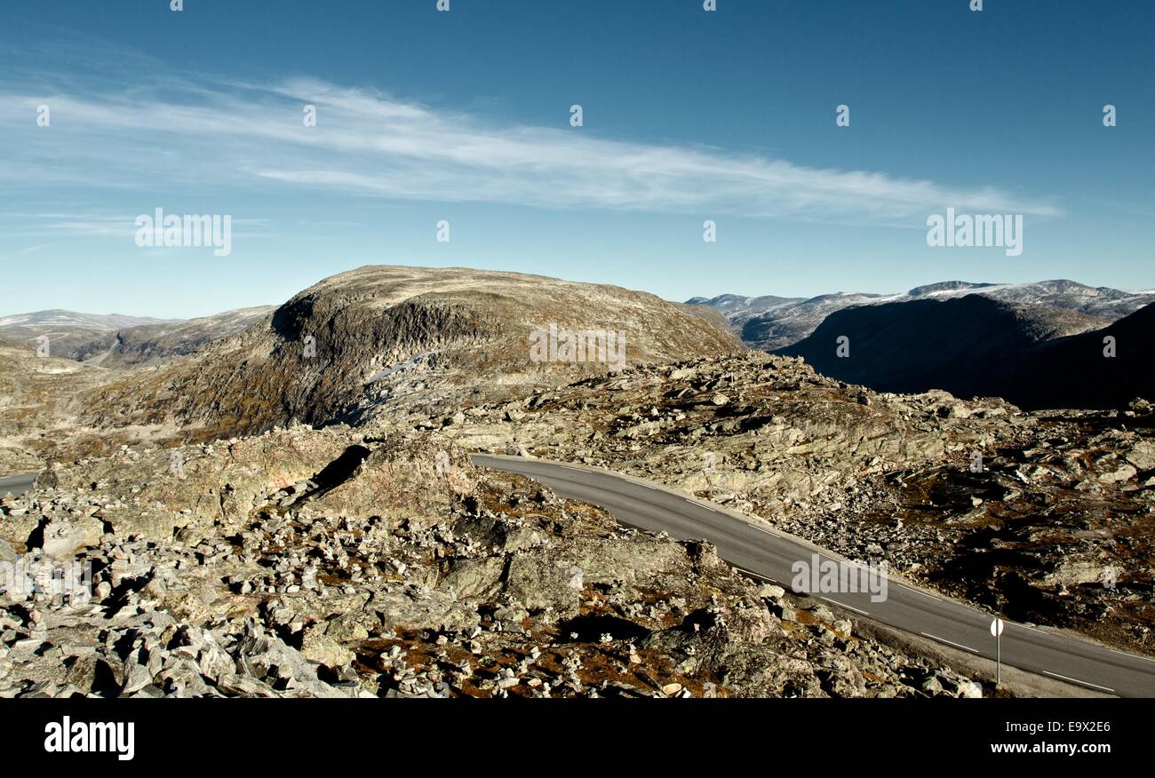 Splendida vista panoramica sulle montagne in Norvegia Foto Stock