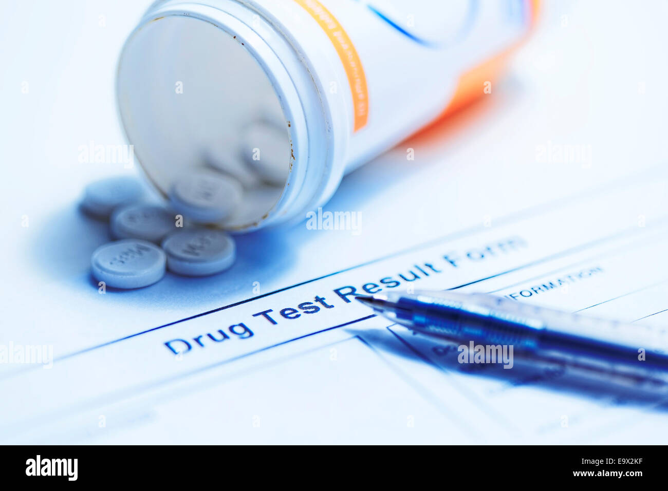 Droga test modulo vuoto con una varietà di farmaci Foto Stock