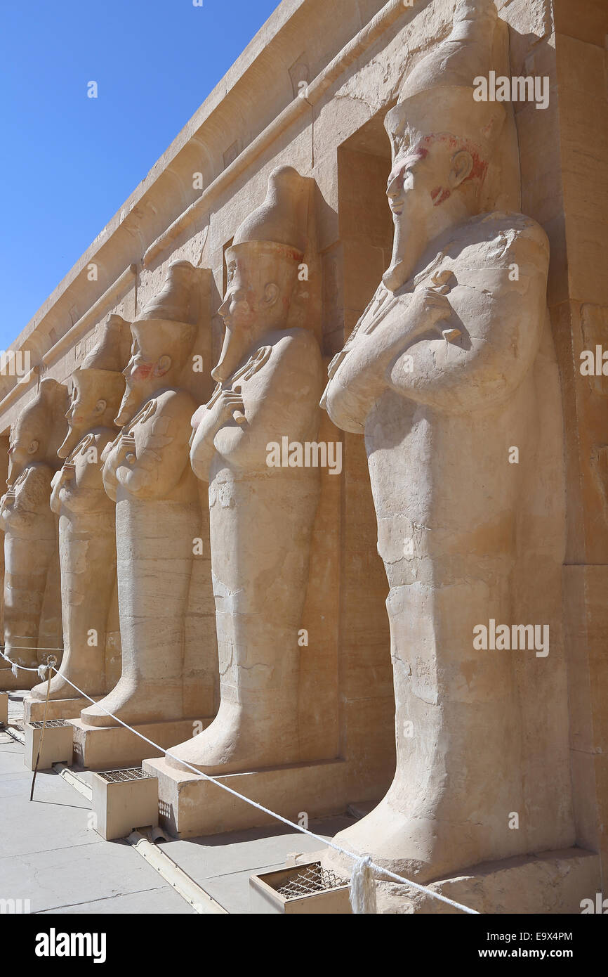 Il tempio della regina Hatsheput - west bank - LUXOR - EGITTO Foto Stock