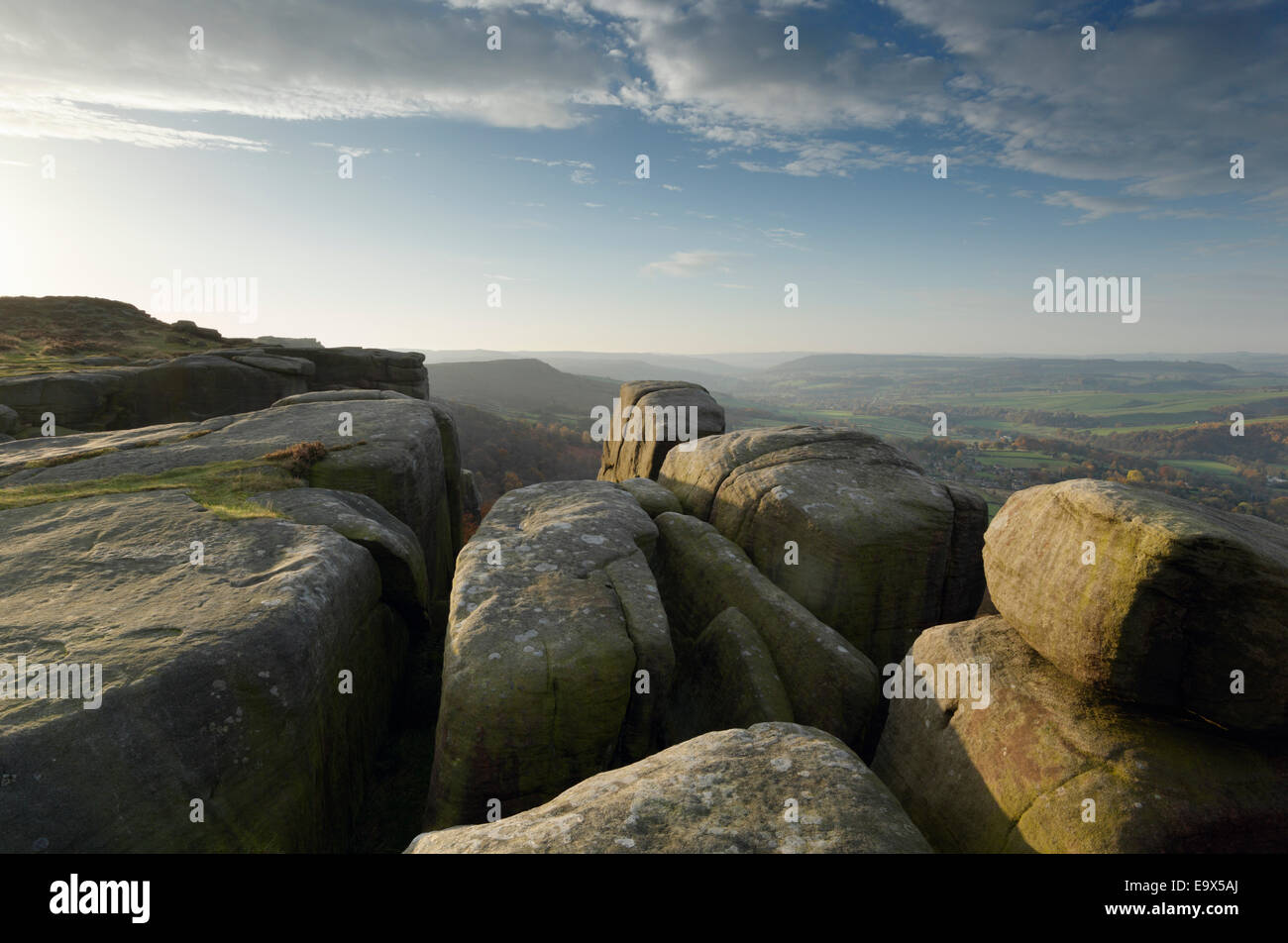 Bordo Curbar, l'autunno. Parco Nazionale di Peak District. Derbyshire. In Inghilterra. Regno Unito. Foto Stock