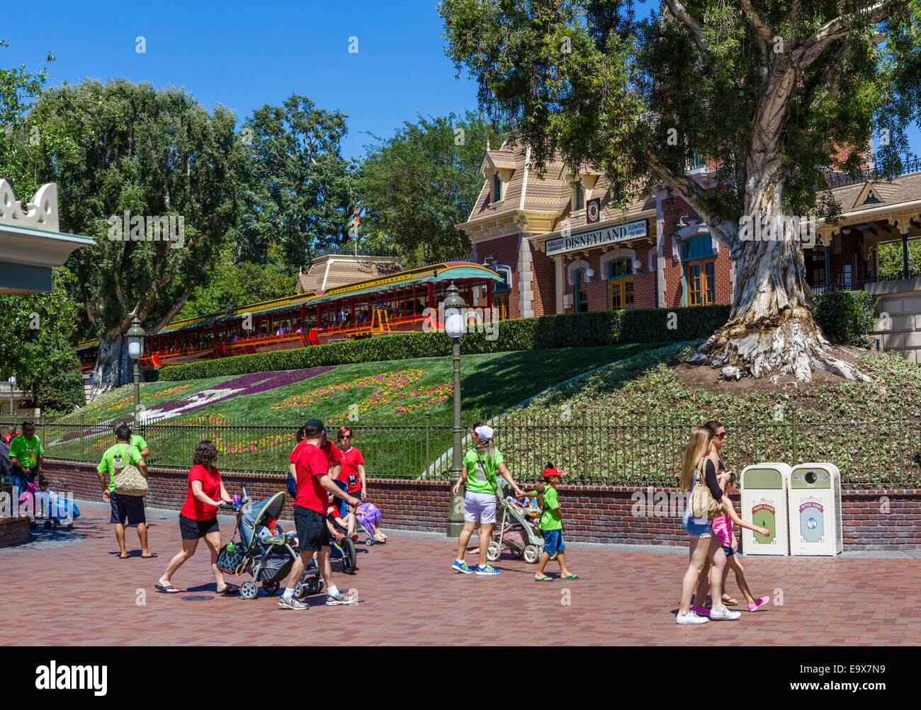 Disneyland Railroad all'ingresso a Disneyland Resort, Anaheim, Orange County, nei pressi di Los Angeles, California, Stati Uniti d'America Foto Stock