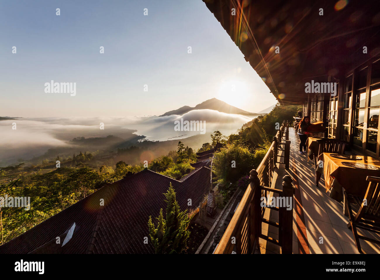 Vista panoramica del Lago Batur e Gunung Agung a sunrise da Kintamani, Bali, Indonesia Foto Stock