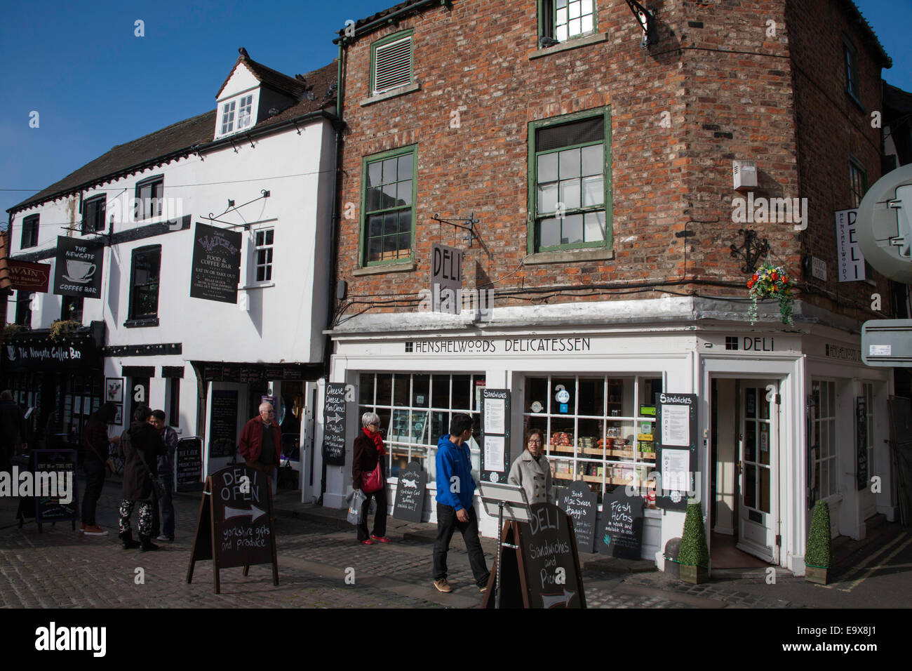 Henshelwood's Delicatessen e streghe Ristorante e caffetteria Piscina Patrick York Yorkshire Inghilterra Foto Stock