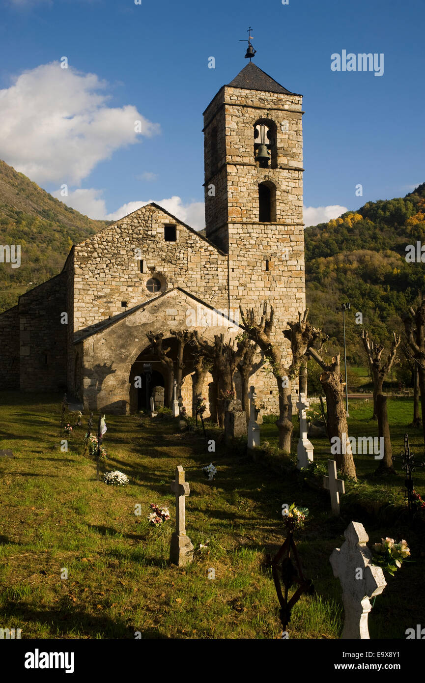 Sant Feliu de Barruera chiesa romanica. Vall de Boi, Lleida, in Catalogna, Spagna. San Felix de Barruera. Foto Stock