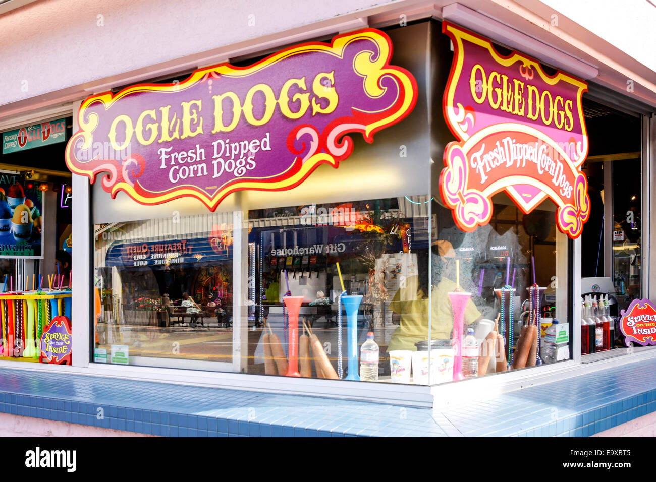 Ogle cani - freschi anabbaglianti cani di mais fast food store in Gatlinburg Tennessee Foto Stock