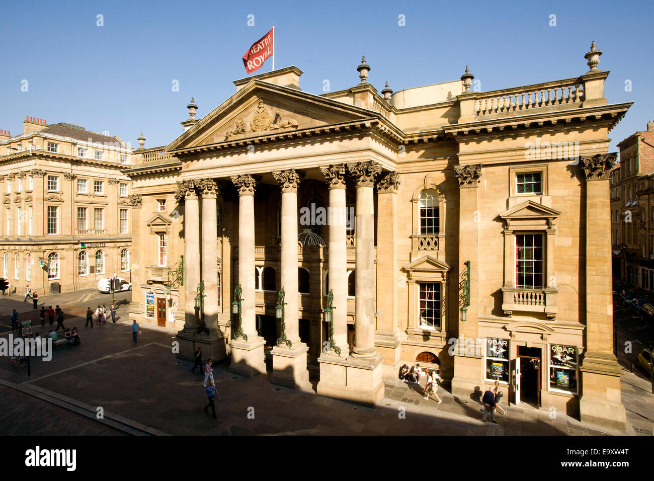 Theatre Royal, Newcastle Gateshead, Regno Unito. Architetto: Sansome Hall architetti, 2011. Vista in elevazione verso la facciata anteriore Foto Stock