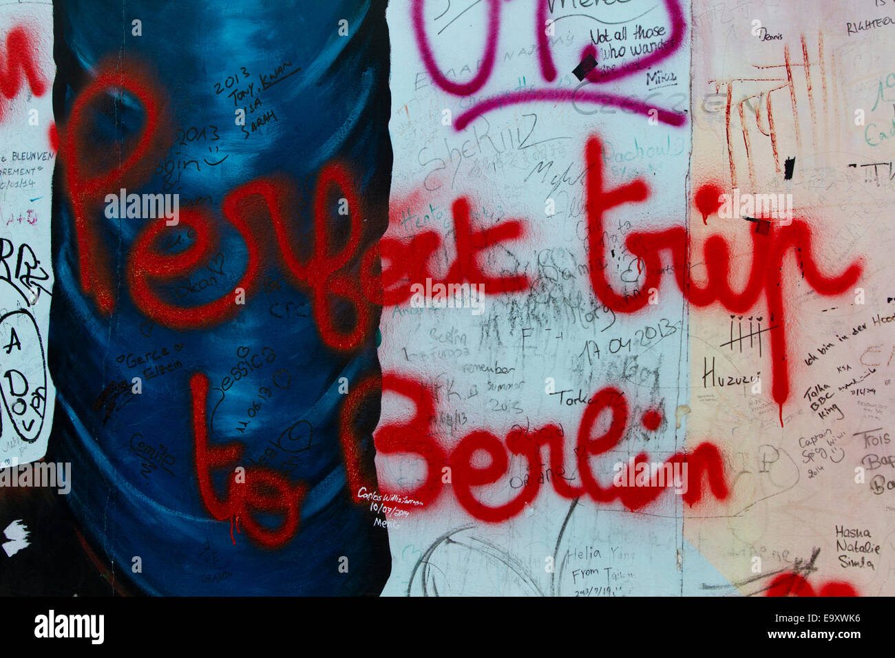 Muro di graffiti arte urbana perfetto viaggio a Berlino Foto Stock