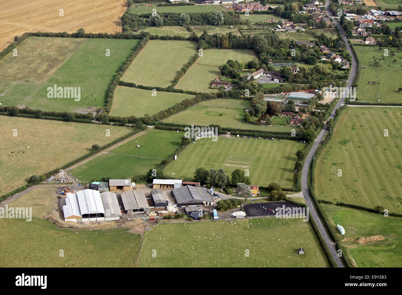 Vista aerea di una tipica fattoria del regno unito nel Bedfordshire, Inghilterra Foto Stock