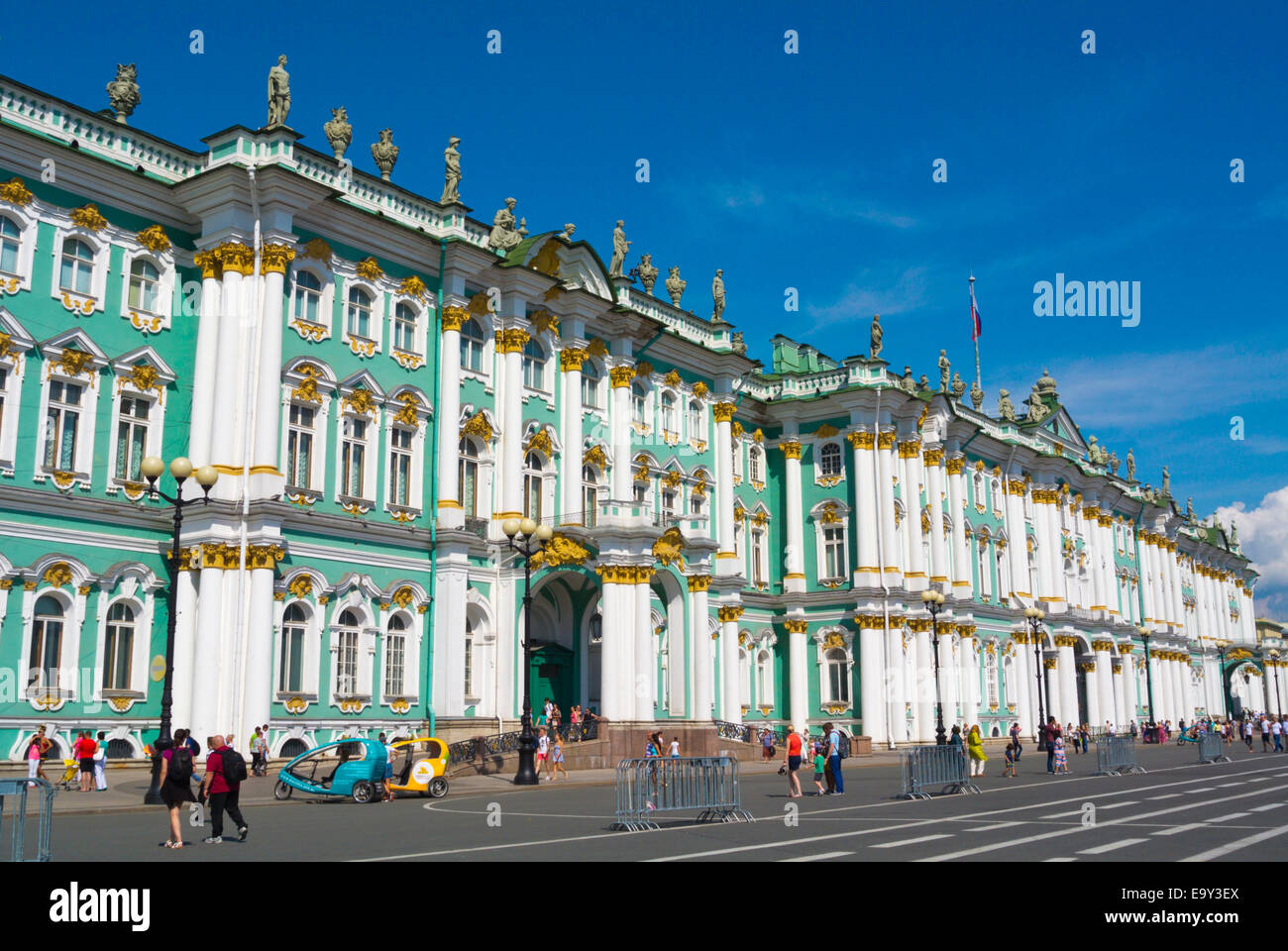 Palazzo d'inverno (1764), sede dell'Eremo, la piazza del Palazzo, Central Saint Petersburg, Russia, Europa Foto Stock