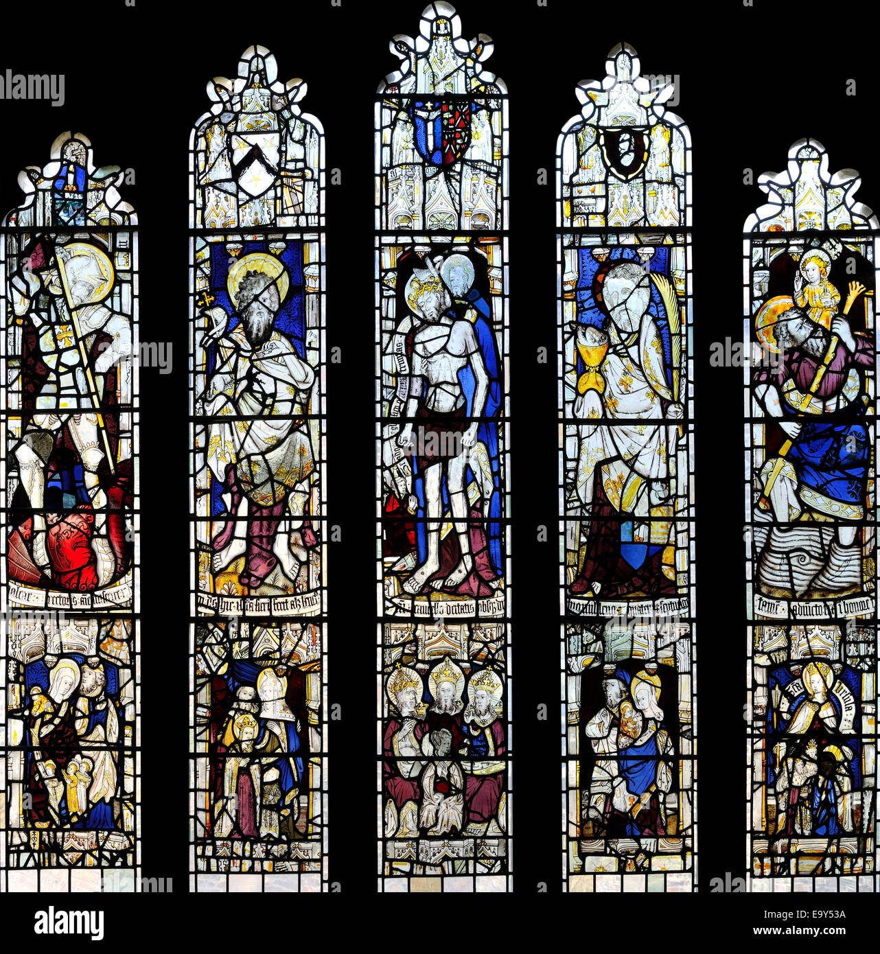 Il centro storico medievale di finestra orientale nella chiesa del Santo Trinitry, Goodramgate, città di York, Inghilterra Foto Stock