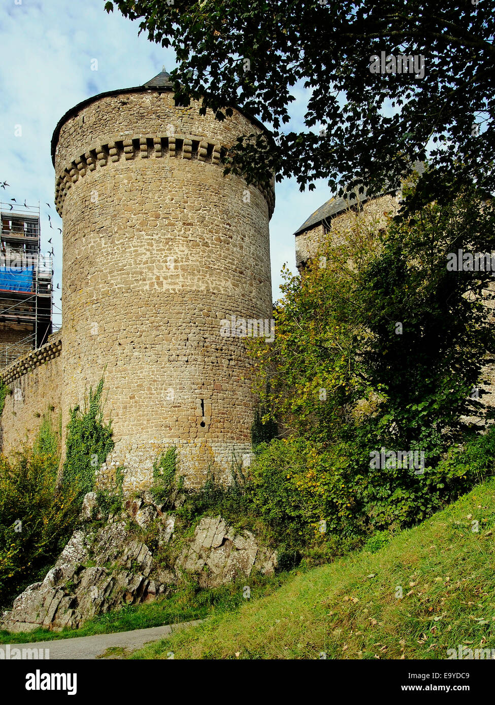 Il castello di Lassay Les Chateaux un pittoresco villaggio grande/piccola città nell'angolo nord-est della contea di Mayenne Foto Stock