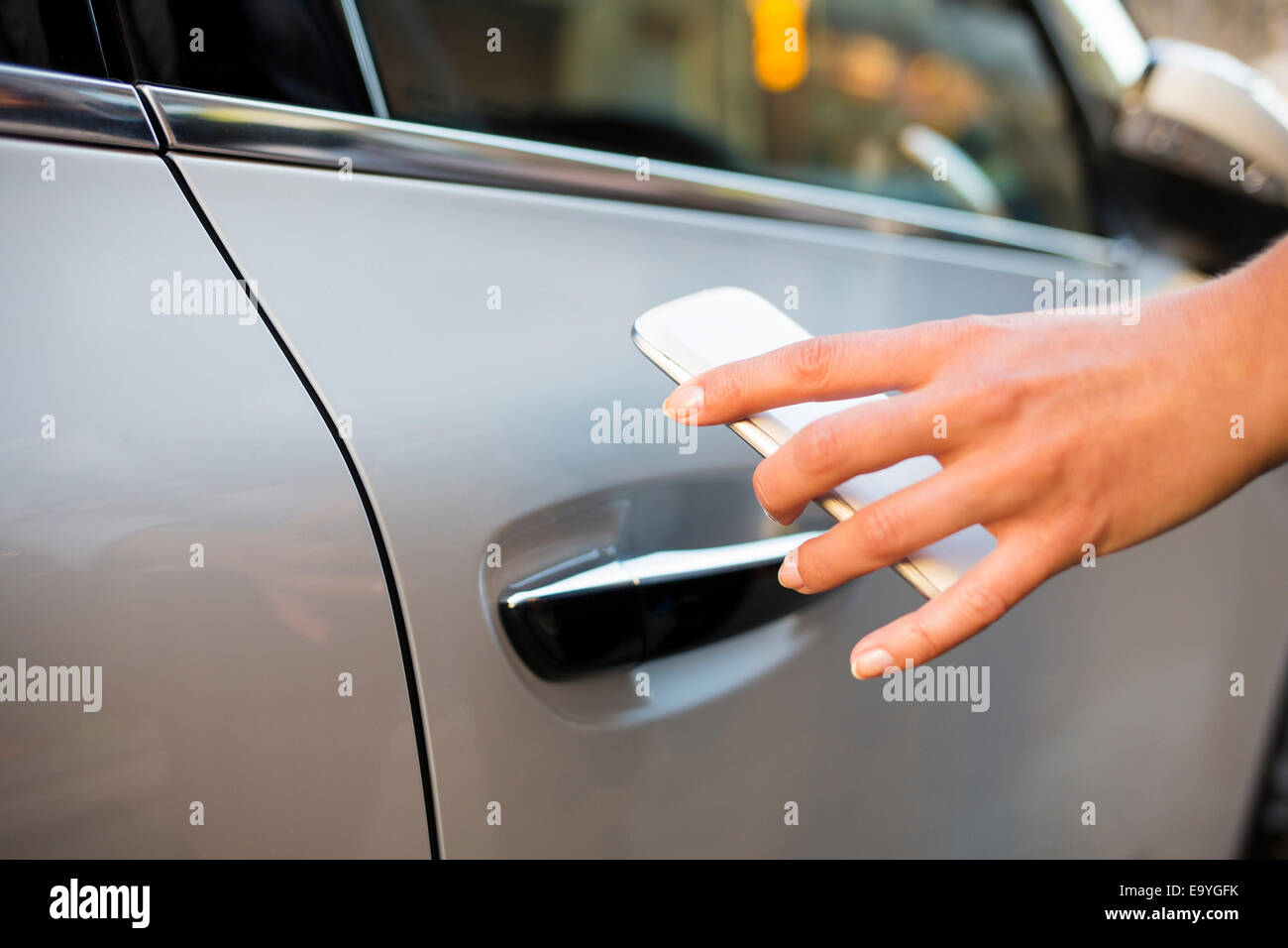 App business bluetooth auto città di comunicazione il concetto di computer la connessione di collegamento del dispositivo di contatto digitale porta display Foto Stock
