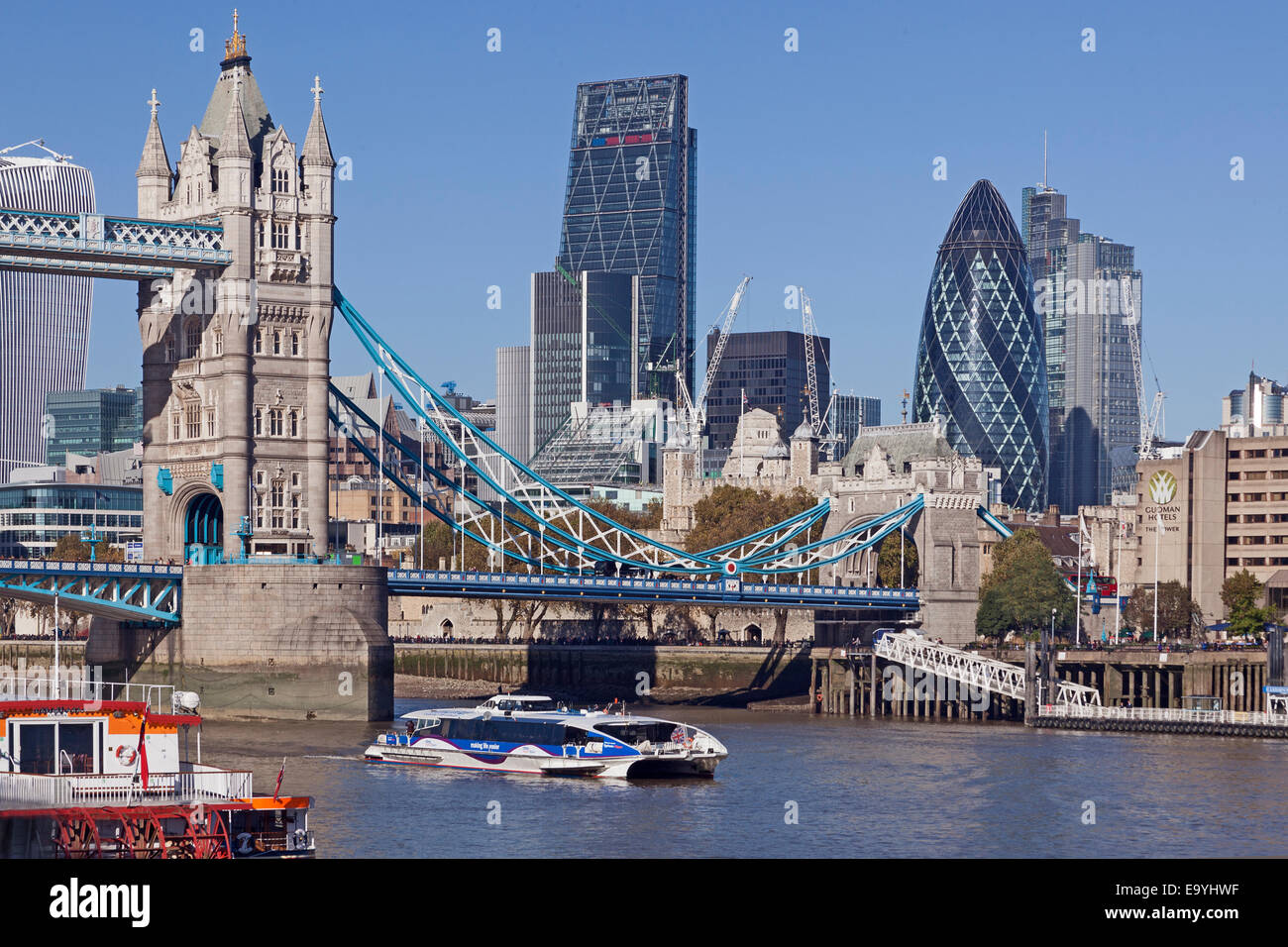 La vista da Shad Thames Bermondsey, guardando verso la città di Londra Foto Stock