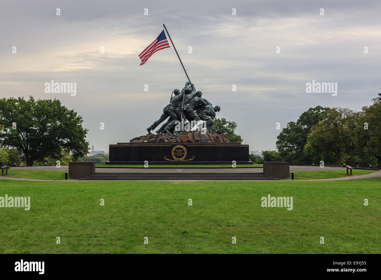 US Marine Corps War Memorial, noto anche come il Memorial Iwo-Jima ad Arlington, Virginia, Stati Uniti d'America. Foto Stock