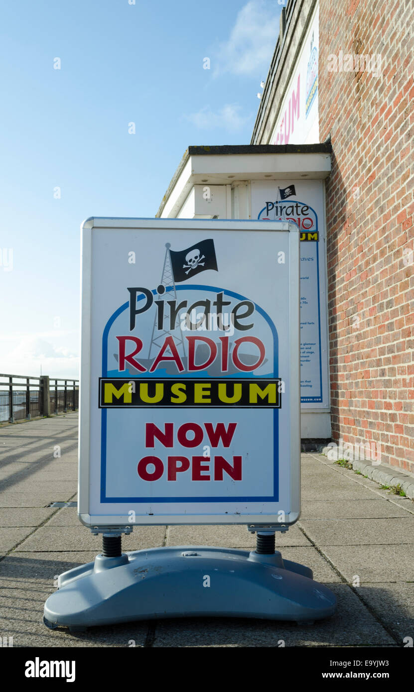 Radio Pirata Museo segno Clacton-0n-mare, Essex, Regno Unito Foto Stock