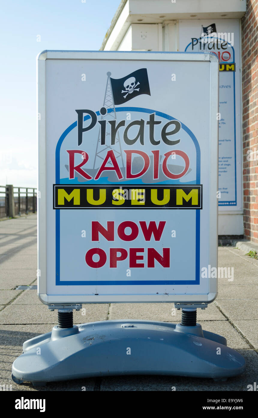 Radio Pirata Museo segno Clacton-0n-mare, Essex, Regno Unito Foto Stock