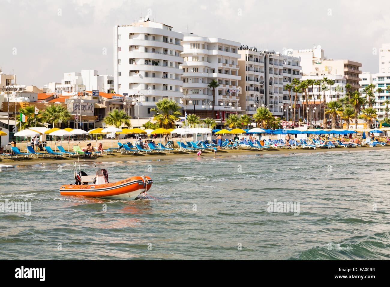 Larnaca lungomare, Finikoudes Promenade. Foto Stock