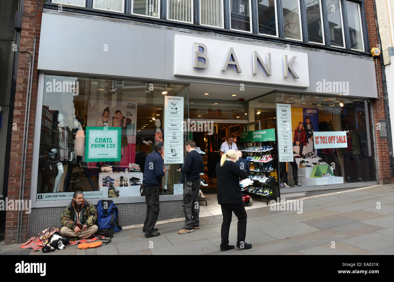 Banca Moda Fashion shop negozi store memorizza Shrewsbury Regno Unito Foto Stock