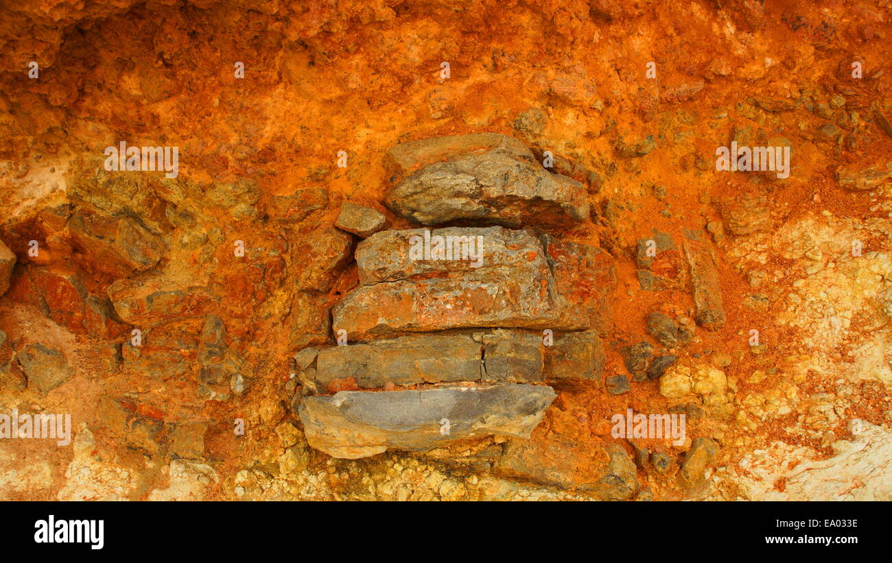 Esposti minerali, minerali, rocce rosse, Ibiza Foto Stock