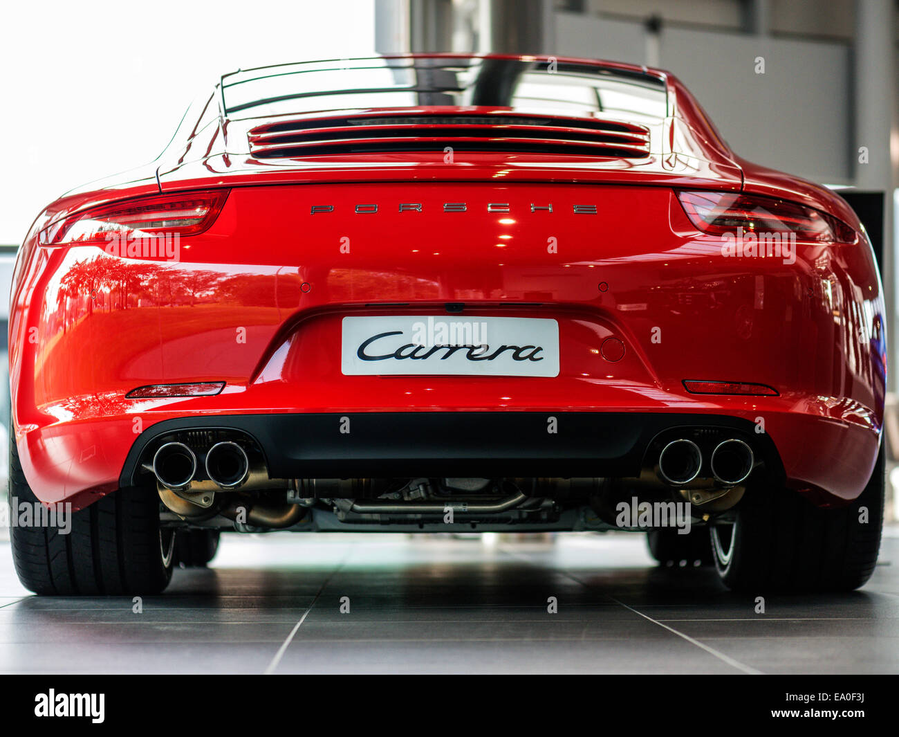 Porsche 911 998 Carrera, rosso, in vista posteriore Foto Stock