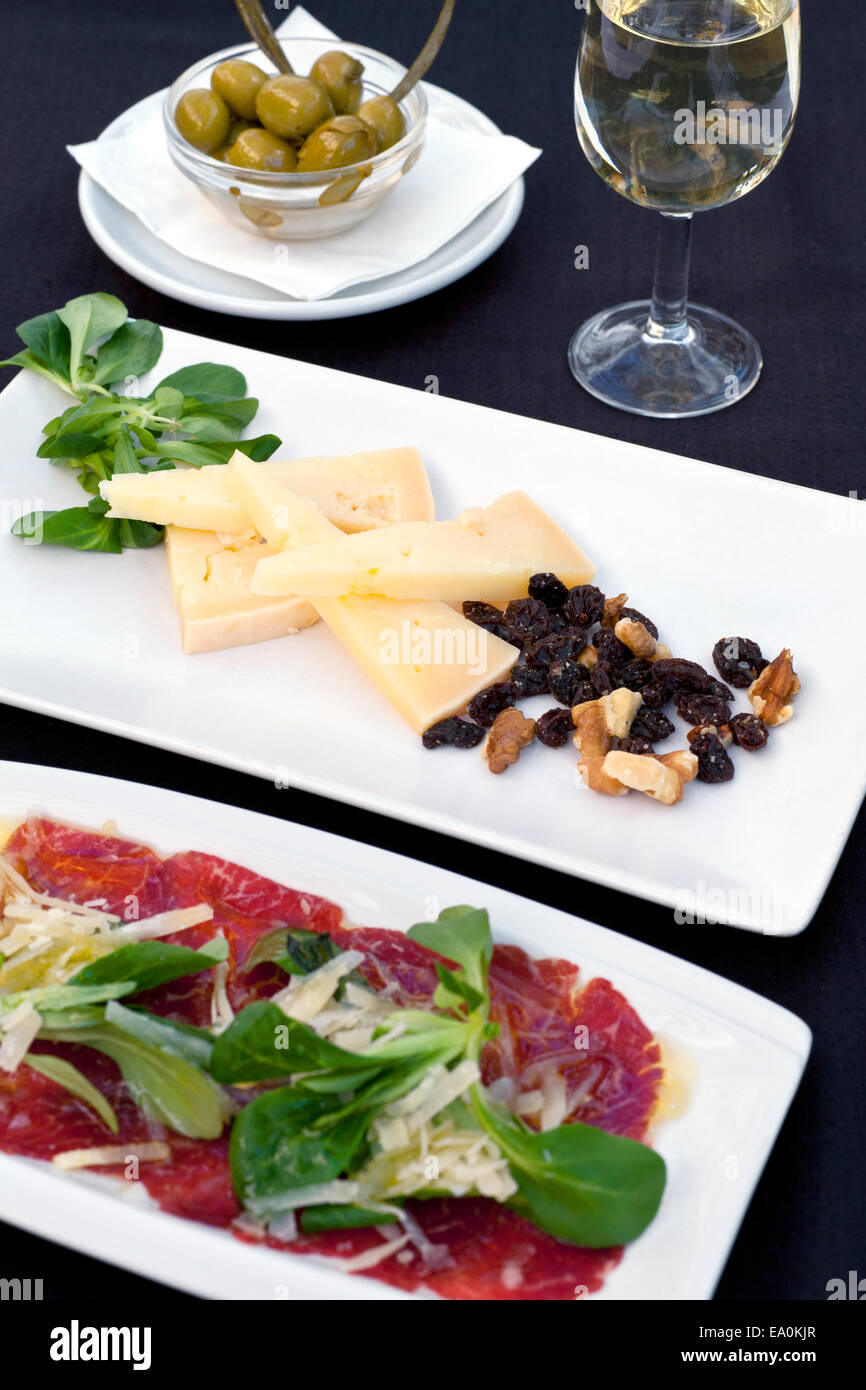 Prosciutto e formaggio tapas, Granada, Andalusia, Spagna Foto Stock