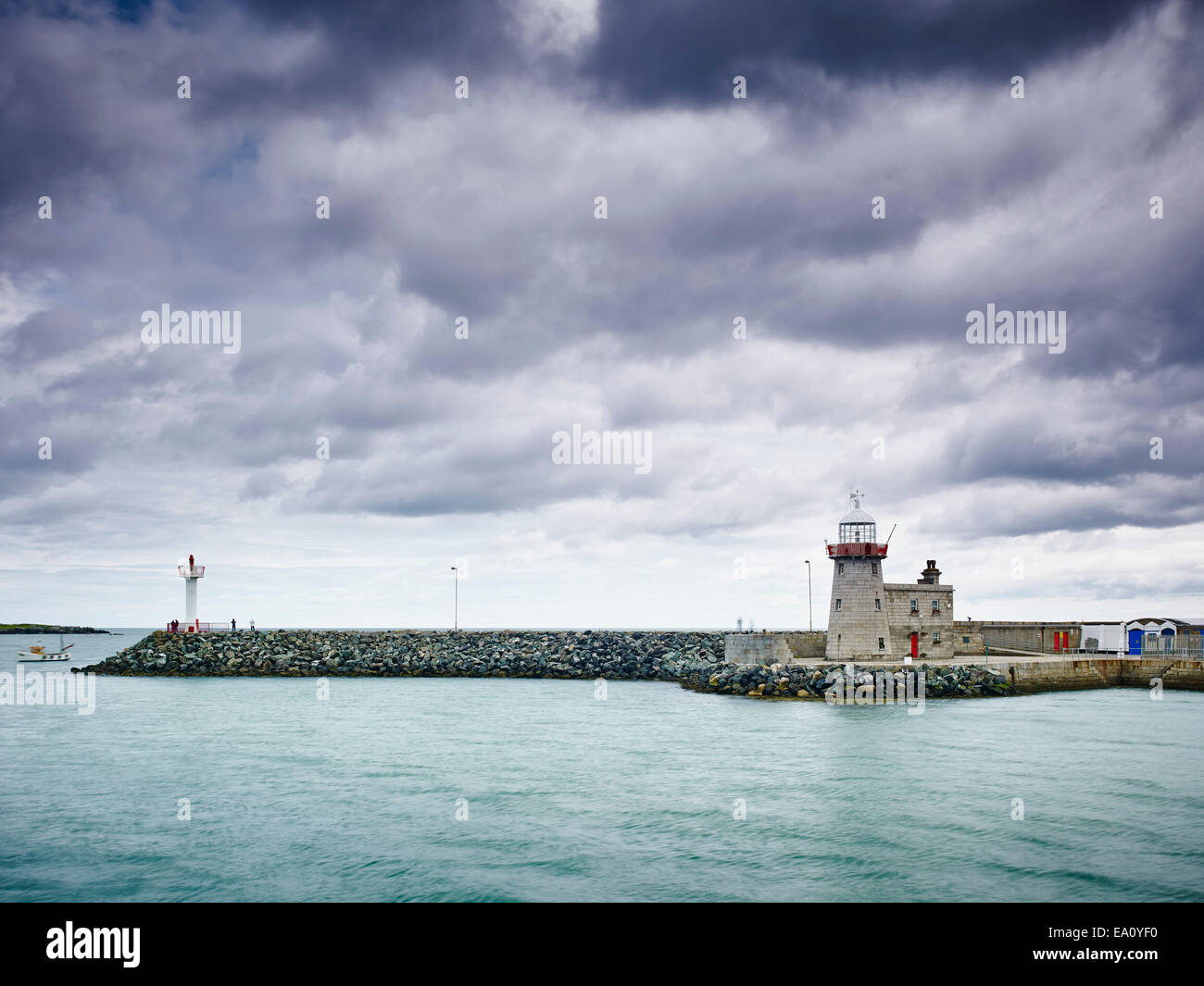 Vista del porto a parete, Howth, la baia di Dublino, Repubblica di Irlanda Foto Stock