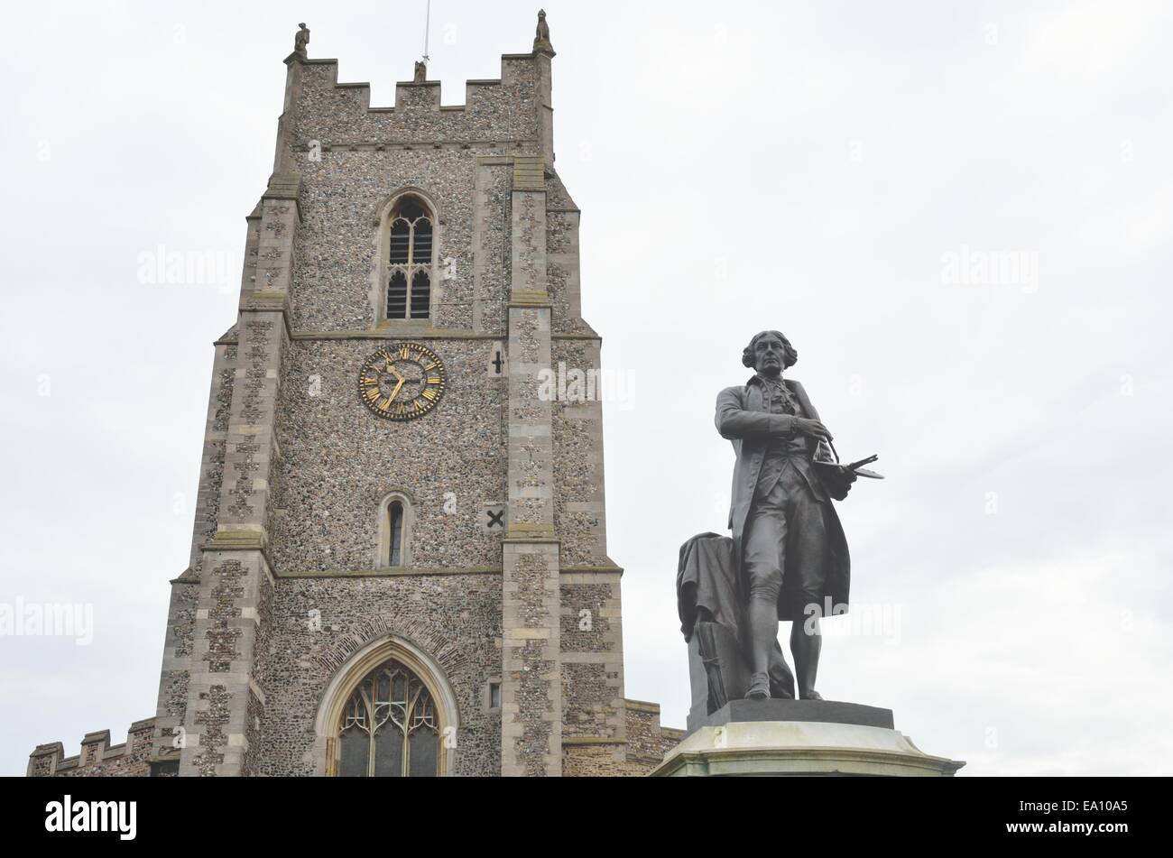 La chiesa e la statua di Sudbury Suffolk Foto Stock