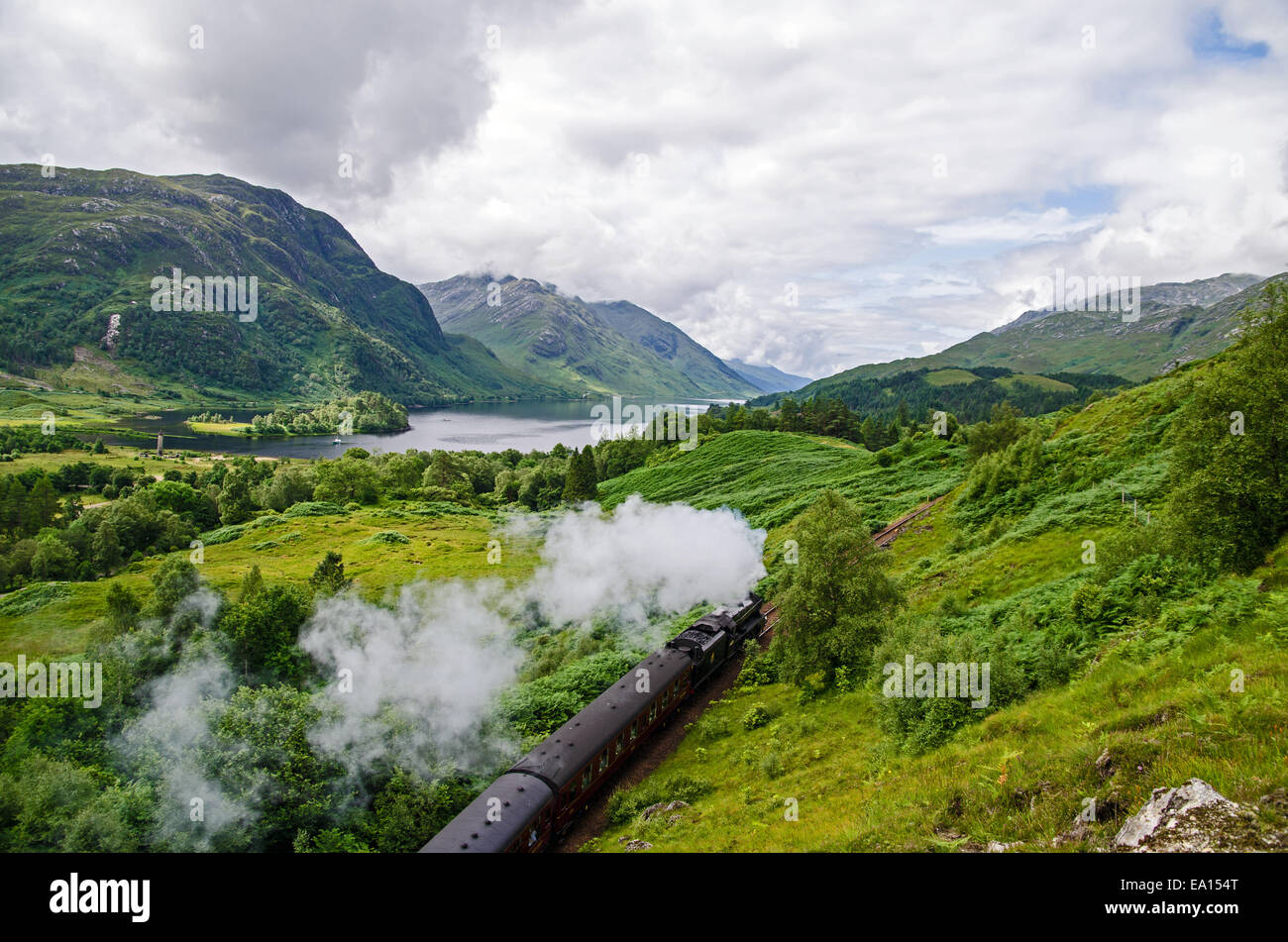 Giacobita treno a vapore a Glenfinnan,highlands scozzesi west coast line Foto Stock
