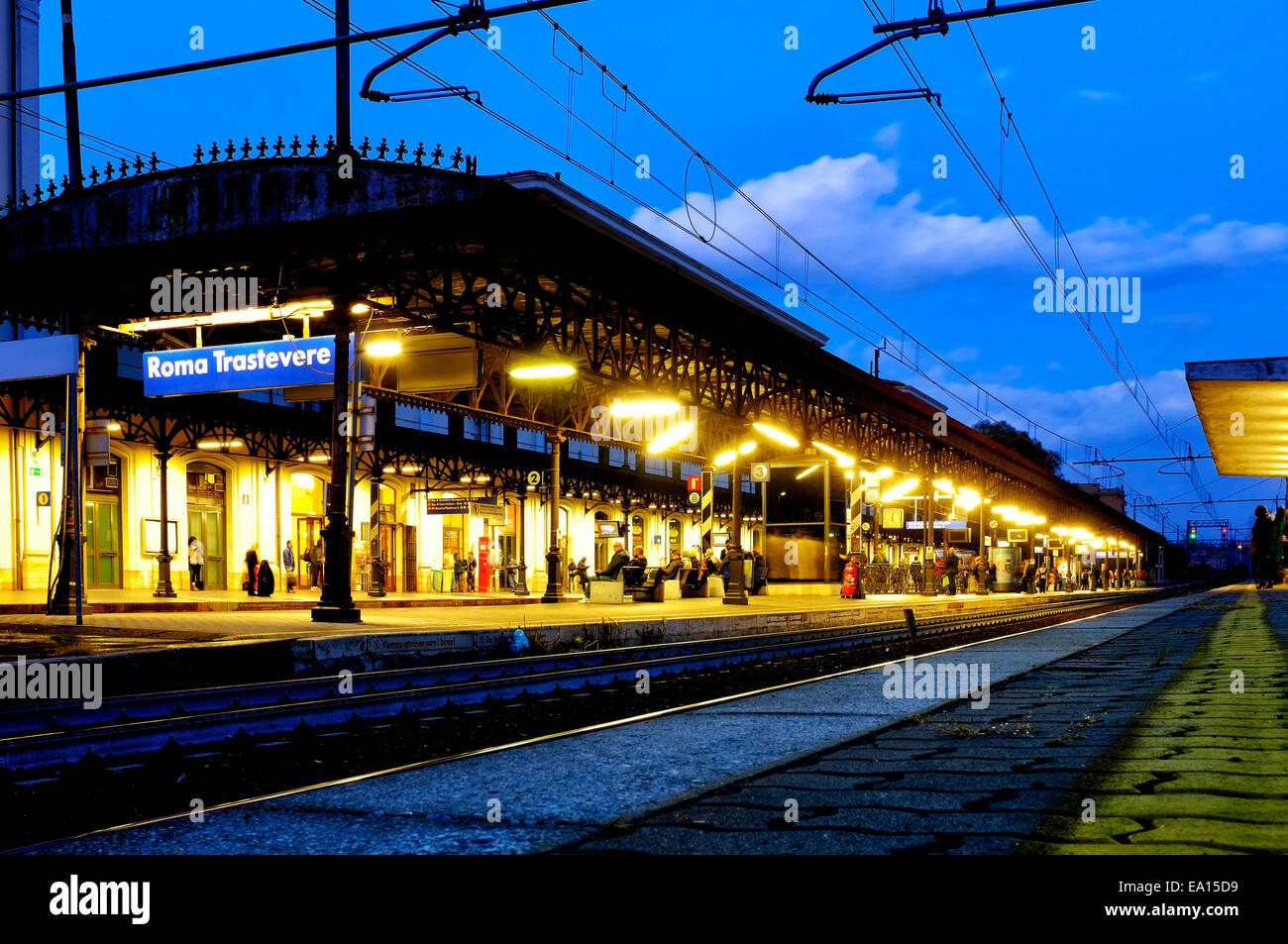 Alla stazione di Roma Trastevere, Roma, Italia Foto Stock