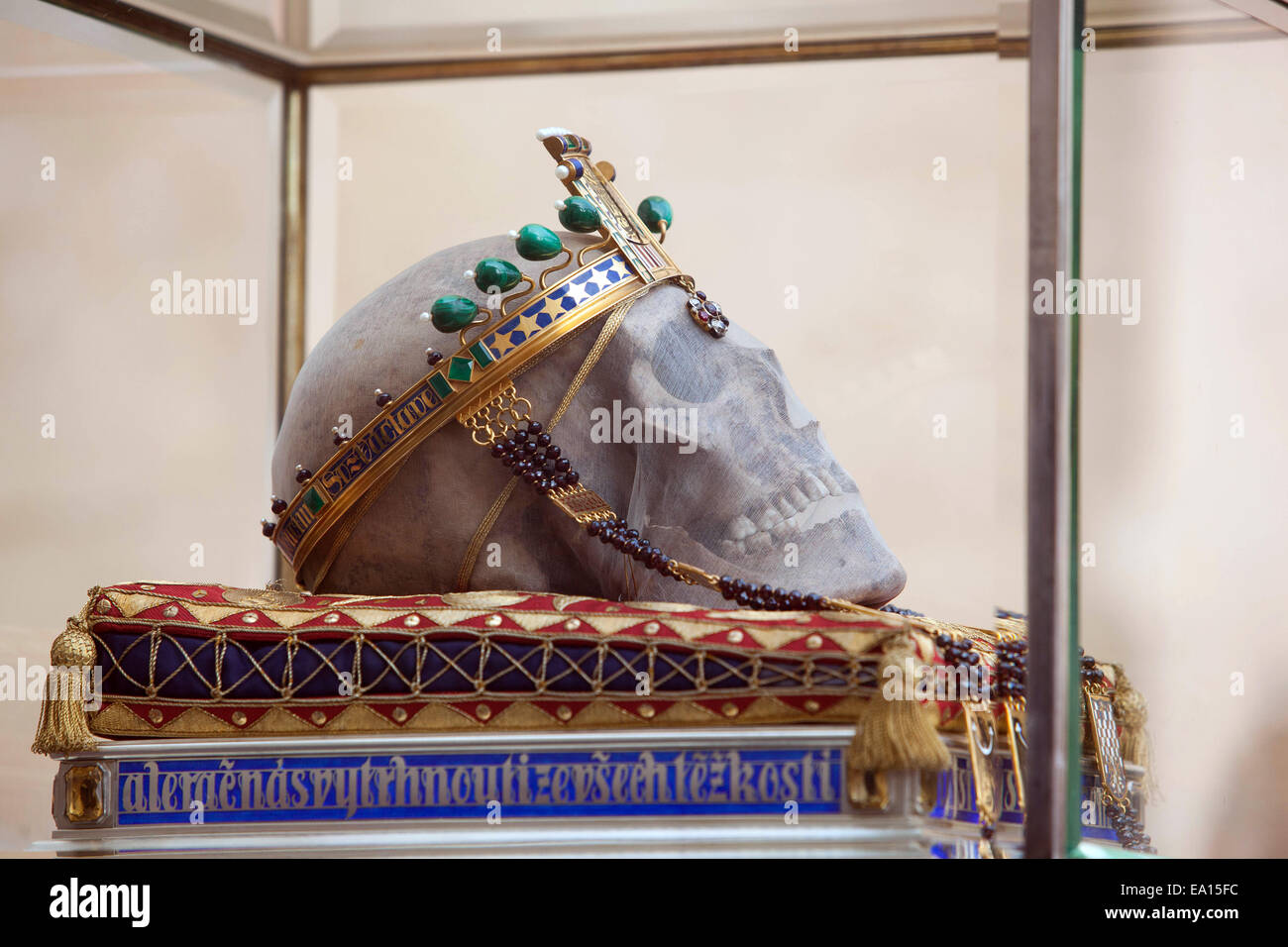 San Venceslao, il cranio ornato di un santo ceco portato durante la processione a Stara Boleslav, Repubblica Ceca Evrope santi cattolici Foto Stock