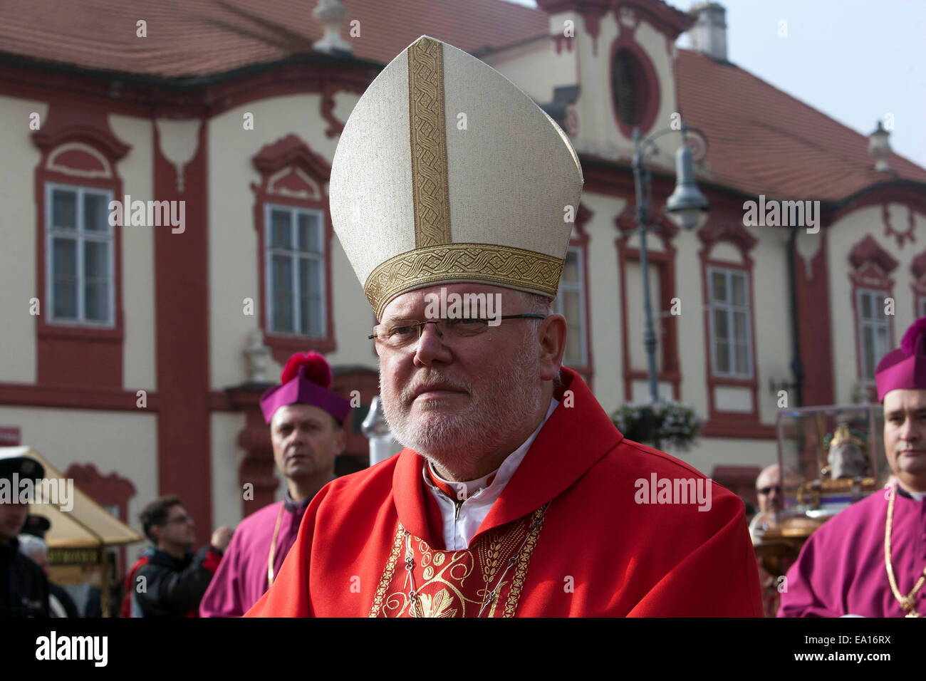 Reinhard Marx è un tedesco il Cardinale della Chiesa Cattolica Romana. Egli serve come il Cardinale Arcivescovo di Monaco e Frisinga Foto Stock