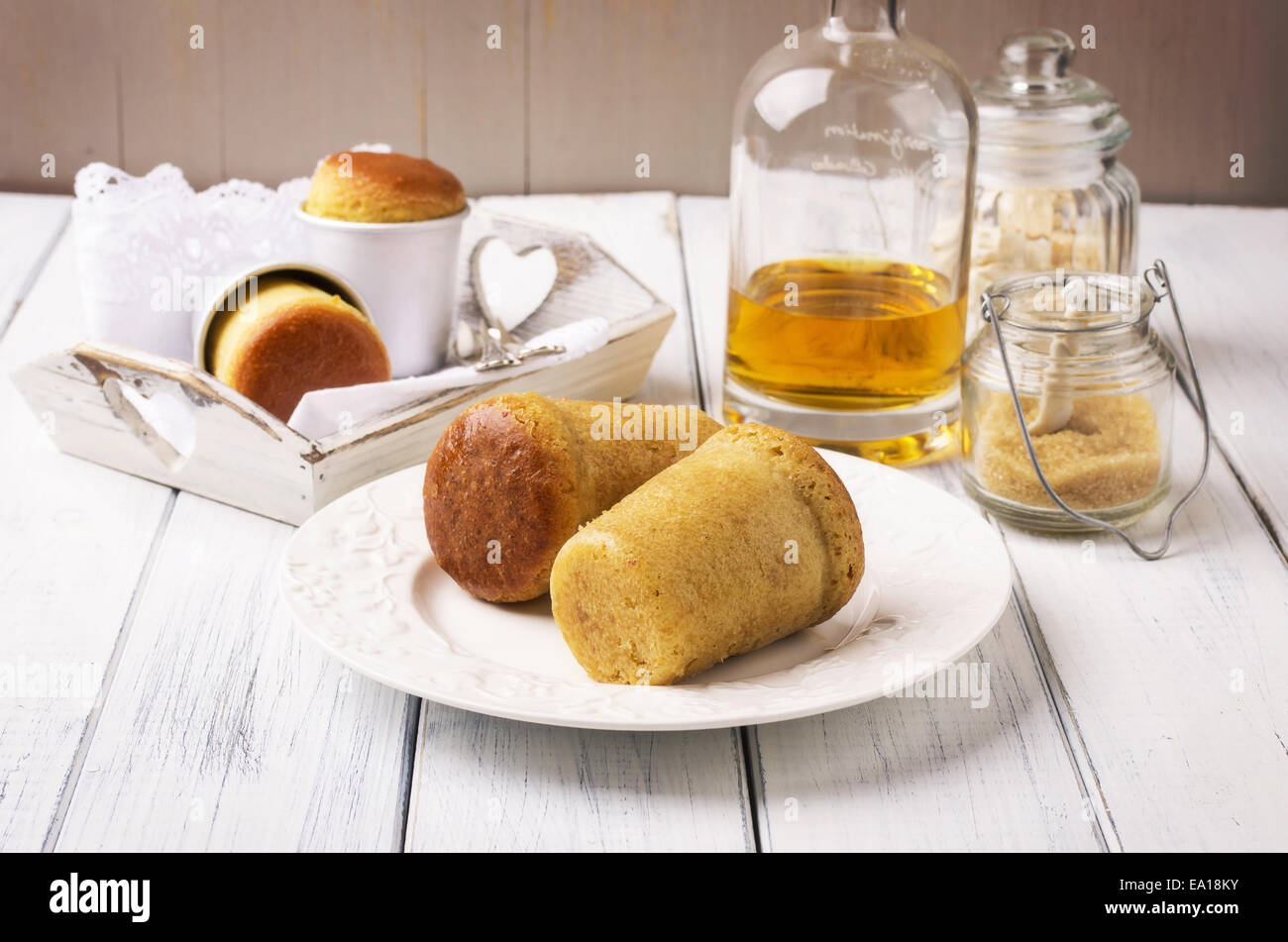 Il dessert Baba au rhum Foto Stock