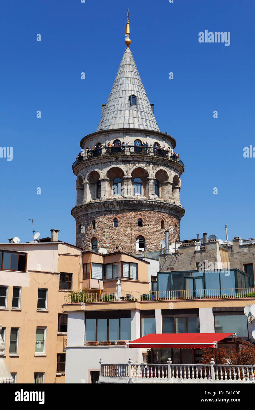 Torre di Galata nel quartiere Karakoy di Istanbul, Turchia. Foto Stock