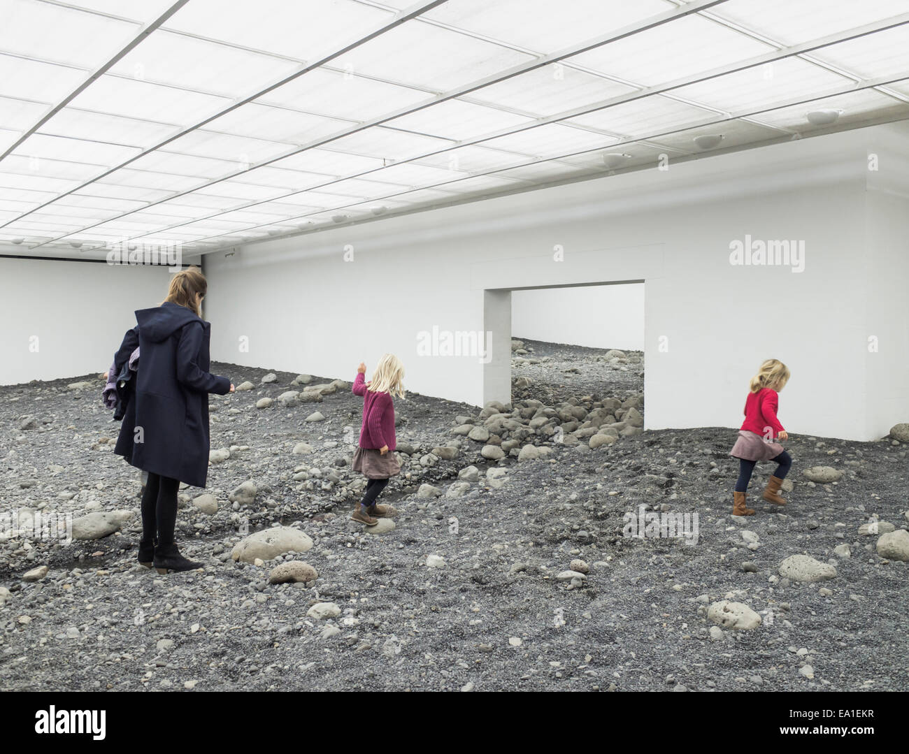 Olafur Eliasson installazione mostra 'Riverbed' presso il Museo Louisiana di Arte Moderna. Per solo uso editoriale. Foto Stock