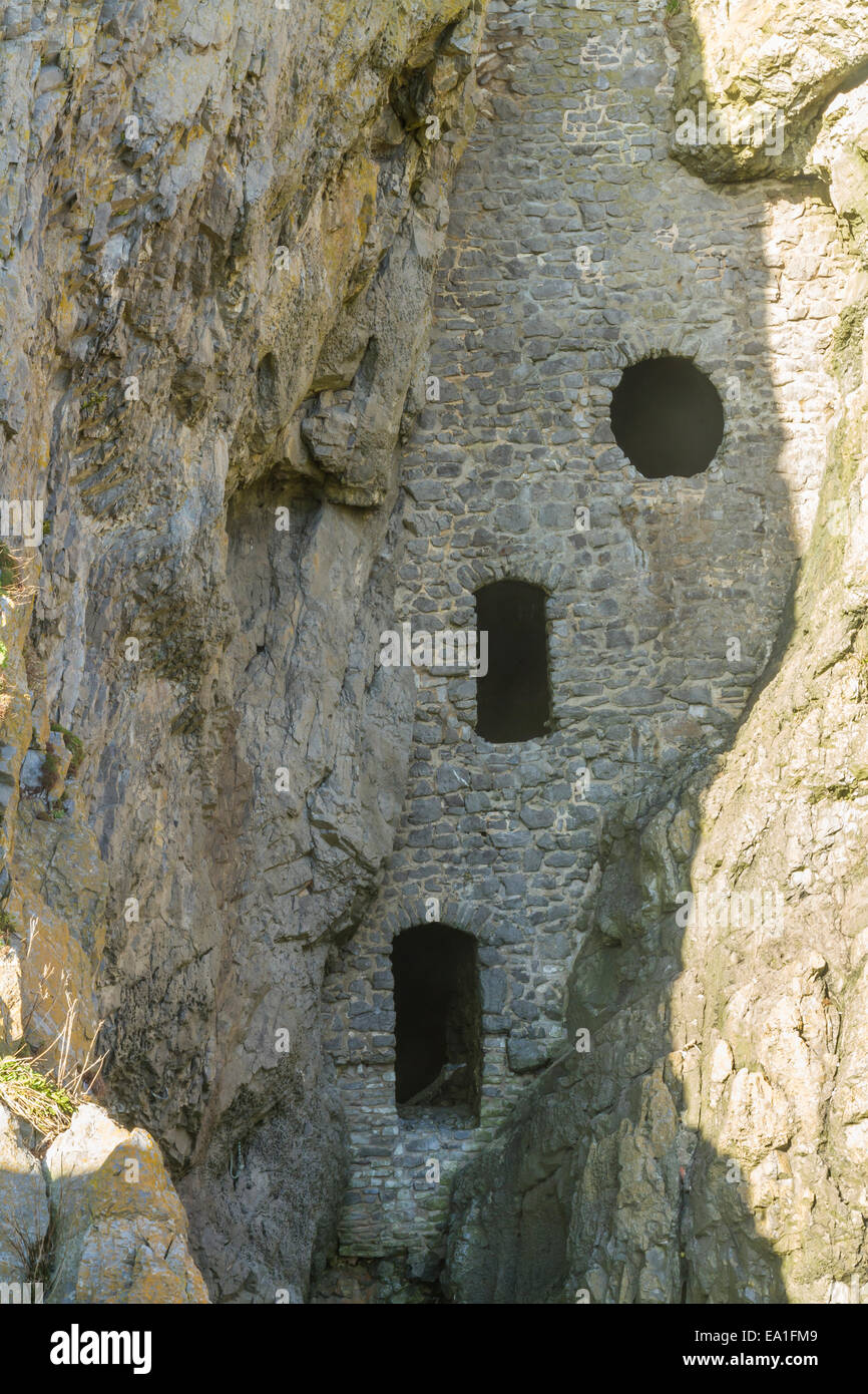 Dice di essere un contrabbandiere grotta, Culver Foro era una colombaia risalente al XIII o XIV secolo. Port Eynon, Gower Pe Foto Stock