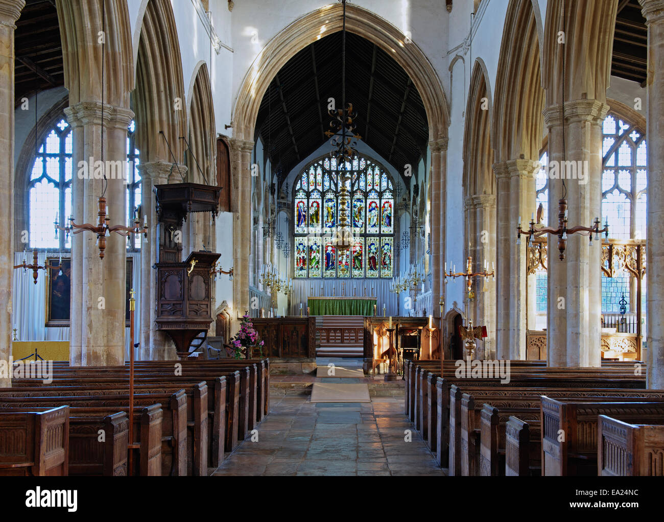 La navata centrale della chiesa di San Pietro, Walpole St Peter, Norfolk, Inghilterra, Regno Unito Foto Stock