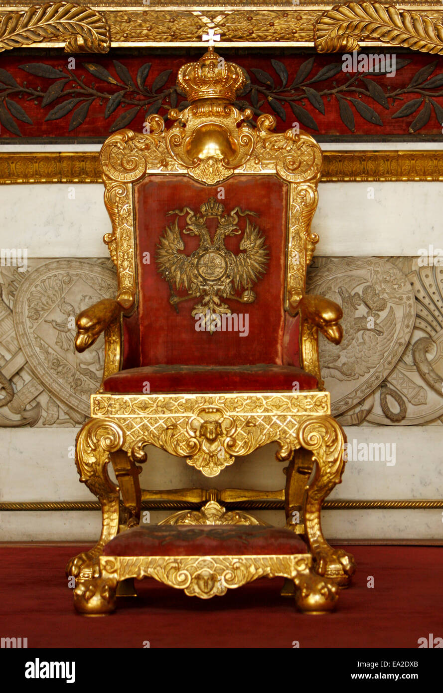 Uno dei vari trono camere presso il Museo Hermitage noto anche come il Palazzo d'inverno, fu la principale residenza degli Zar russo Foto Stock