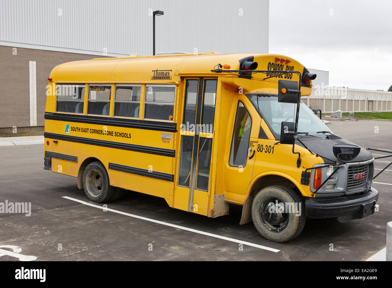 Digitare una gmc north american giallo breve bus di scuola di Saskatchewan in Canada Foto Stock