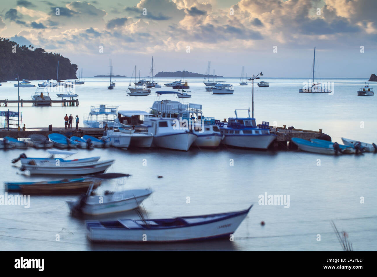 Vista del porto all'alba, Samana, Est della penisola di Samana, Repubblica Dominicana, West Indies, dei Caraibi e America centrale Foto Stock