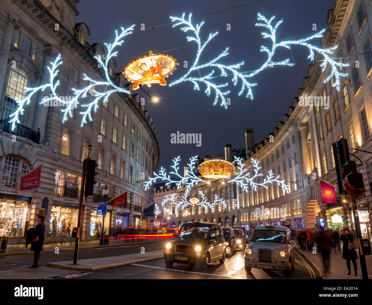 Le luci di Natale, Regent Street, West End di Londra, Inghilterra, Regno Unito, Europa Foto Stock