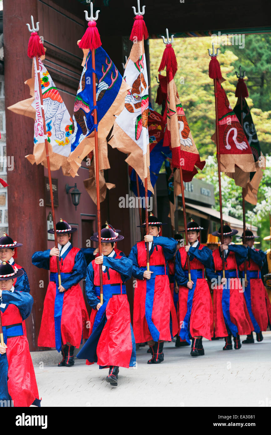 Cambio della Guardia cerimonia, Palazzo Deoksugung, Seoul, Corea del Sud, Asia Foto Stock