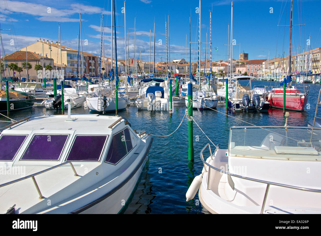 Barche in marina, Meze, Herault, Languedoc Roussillon regione, Francia, Europa Foto Stock