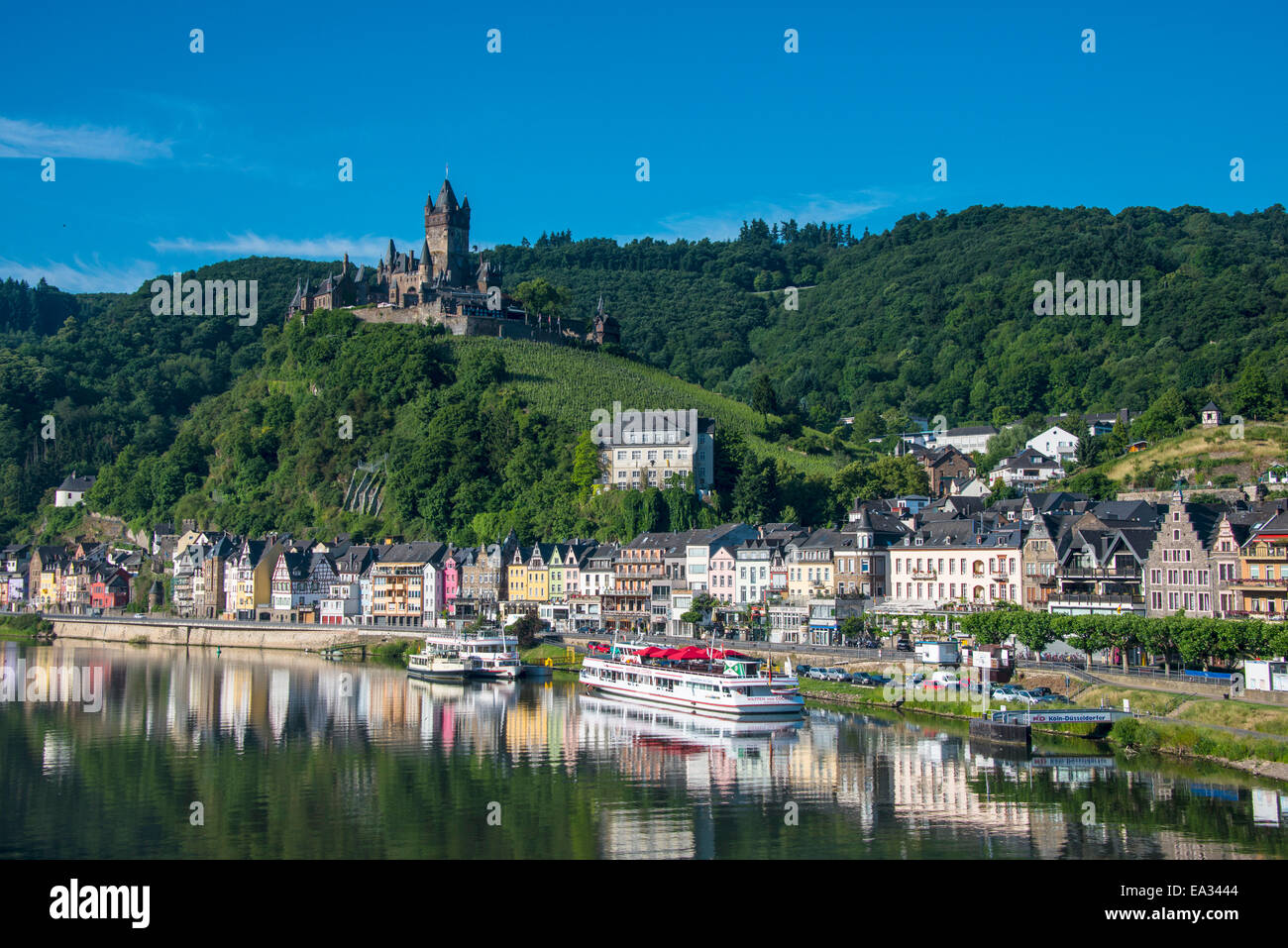 Vista su Cochem, Valle della Mosella, Renania-Palatinato, Germania, Europa Foto Stock