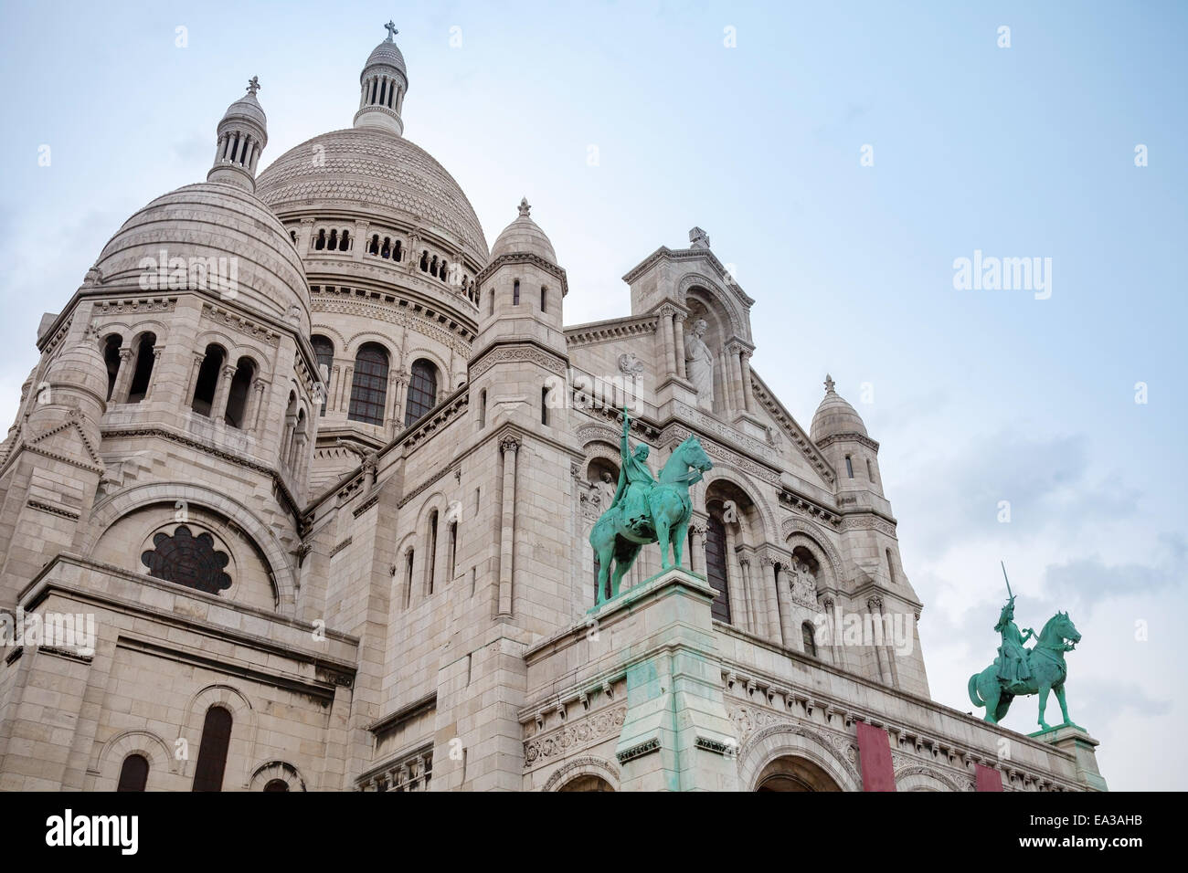 Basilica del Sacre Coeur, grande cattedrale medievale, Basilica del Sacro Cuore, famoso punto di riferimento di Parigi, Francia Foto Stock