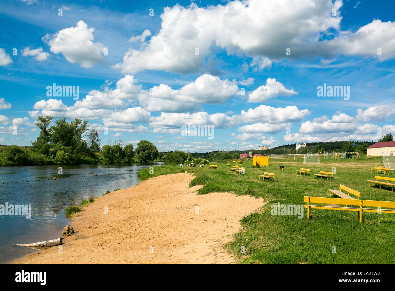 Spiaggia di sabbia, fiume Moskva, Regione di Mosca, Russia Foto Stock
