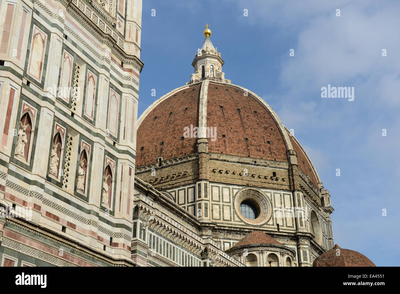 Duomo Basilica cattedrale chiesa dal campanile di Giotto Firenze Italia Foto Stock