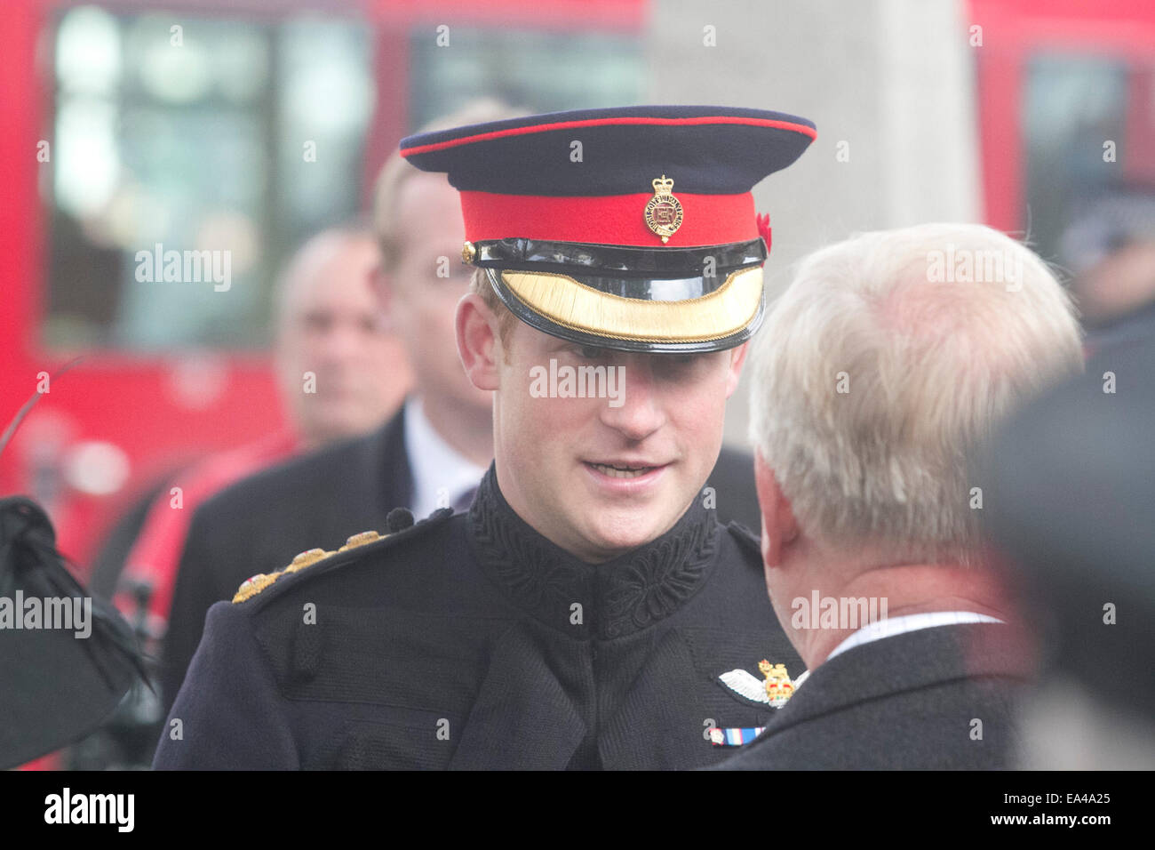 Londra, Regno Unito. 6 Novembre, 2014. S.a.r. il principe Harry apre ufficialmente la British Legion Giardino della Rimembranza a Westminster Abbey e saluta British veterani di guerra Credito: amer ghazzal/Alamy Live News Foto Stock